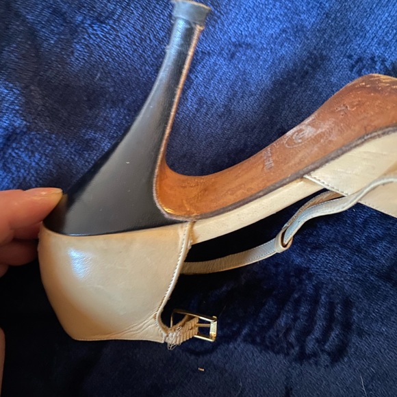 Chanel pointed toe lamb skin tan and dark brown 3 1/2 inch heel - Picture 3 of 12